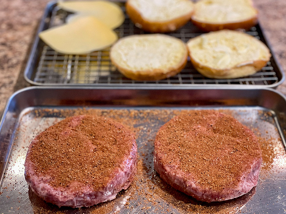 Pulled Pork Burger with Seasonings