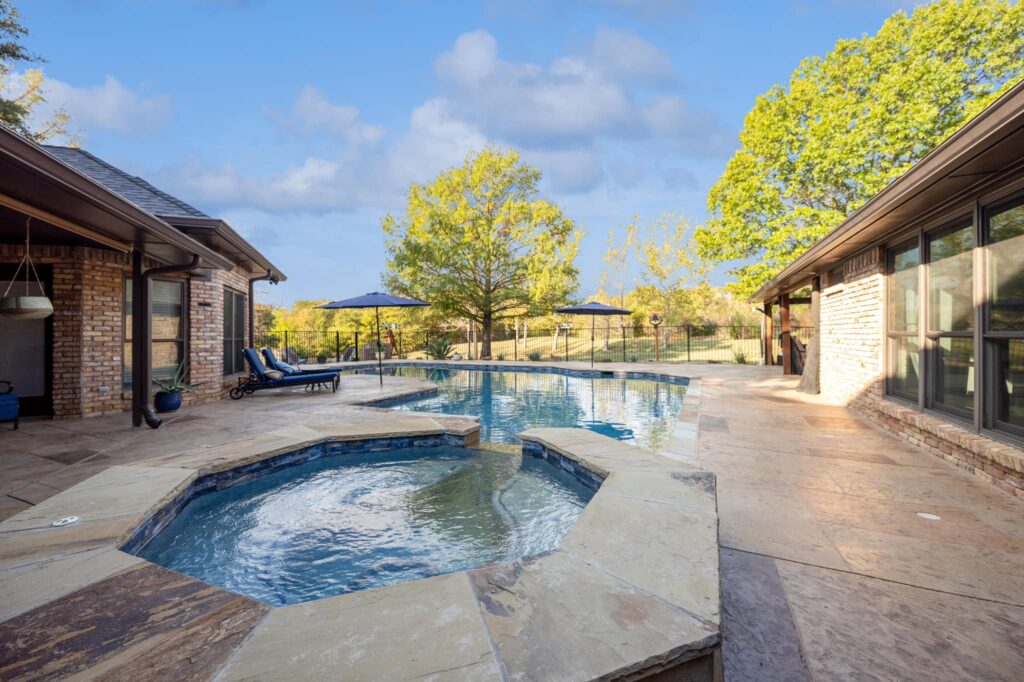 From Blah to Spa: Adding Luxury Elements to Your Pool Remodel 