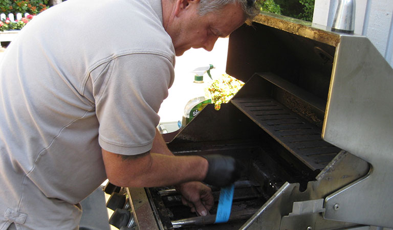 Replace or Repair? A Comprehensive Guide on Grills