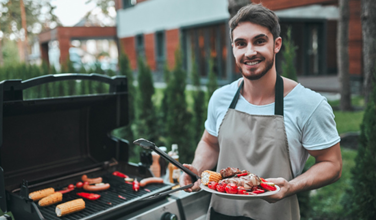 12 Manly Grilling Aprons for Men (Personalized For Grilling)